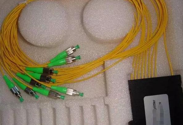 光纤网络安装监控摄像头 光纤网络安装监控摄像头