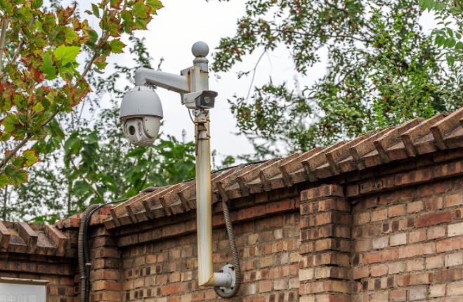 马路边的摄像头 马路边的摄像头